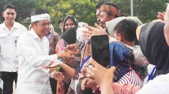 Akses Gerbang Tol Karawang Timur Hancur, Dedi Mulyadi: Jasa Marga Harus Perbaiki...Warga Lewat Bayar Nggak Utang