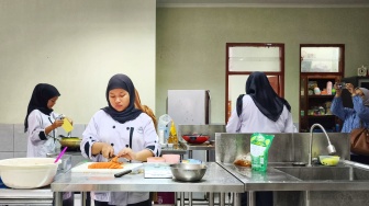 Makan Bergizi Gratis di Kota Jogja Tertunda Lagi, Siswa SMKN 4 cuma Bisa Gigit Jari