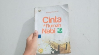 Meramu Cinta dalam Pernikahan: Mengambil Hikmah Buku Cinta di Rumah Nabi