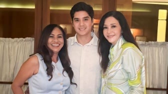 Adu Gaya Maia Estianty dan Ibunda Alyssa Daguise, Siapa Paling Mewah?