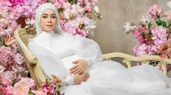 Model Jilbab Lesti Kejora saat Foto Maternity Dikritik: Hijab Akhir Zaman