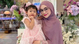 Klaim Alami Baby Blues Saat Usia Anak 4 Bulan, Ria Ricis Malah Tuai Kritik