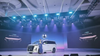 Baru 2 Bulan, Penjualan Denza D9 Sudah Kalahkan Alphard di Indonesia