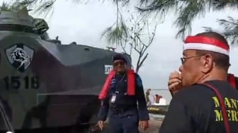 TNI AL Terjunkan Tank Amfibi Bongkar Pagar Laut di Tangerang, Said Didu: Ini Simbol Hadirnya Negara