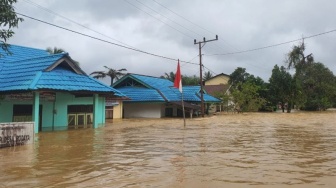 Banjir Rendam 2 Kecamatan di Bengkayang, Satu Jembatan Ambruk