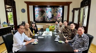 Viral! Foto Jokowi dan 9 Naga Viral Lagi di Solo, Picu Spekulasi Netizen