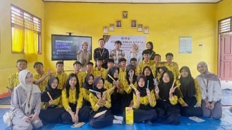 Kelompok KKN Unila Sukses Adakan Sosialisasi Sistem IoT di SMP Negeri 1 Bumiratu