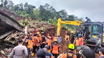 Korban Longsor Jombang Ditemukan 13 Meter dari Lokasi Kejadian