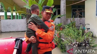 Banjir Rob Rendam Ratusan Rumah di Sragi Lampung Selatan