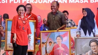 Dilukis Seperti Srikandi Lagi Memanah, Megawati Tanya Harus Bidik Siapa? Kader PDIP Teriak Mulyono