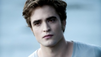 Robert Pattinson Tak Habis Pikir Film Twilight Masih Dibanjiri Kritik