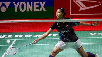 Pebulu Tangkis Tunggal Putri Indonesia, Putri Kusuma Wardani saat melawan Tunggal Putri Taiwan, Wen Chi Hsu pada laga perempat final Daihatsu Indonesia Masters 2025 di Istora Senayan, Jakarta, Jumat (24/1/2025). [Suara.com/Alfian Winanto]