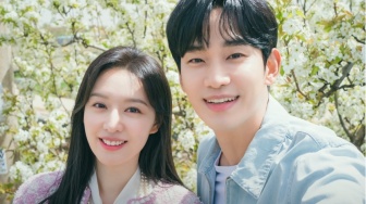 Kim Soo-hyun Respon Didesak Menikah dengan Kim Ji-won: Tonton sebagai Drama