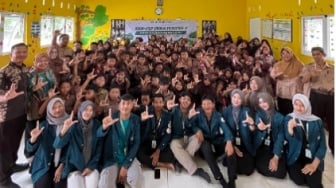 Sosialisasi Bahaya Gadget: KKN Unila Edukasi Siswa SDN 05 Ujung Gunung Ilir