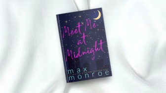 Ulasan Novel Meet Me at Midnight, Antara Persahabatan dan Cinta