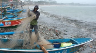 Perjuangan Nelayan Sukabumi Menyambung Hidup, Terpuruk Akibat Cuaca Buruk Lantaran Tak Melaut