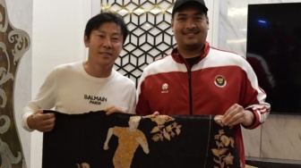 Menpora Kasih Batik, Yoo Jae-Hoon: PSSI Gak Kasih Oleh-oleh ke Shin Tae-yong