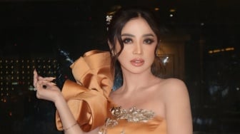 Beda Nasib dengan Ruth Sahanaya, Aksi Dewi Perssik Cover Lagu Garam dan Madu Malah Dicibir