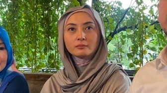 Disuruh Buka Hijab, Della Puspita Sakit Hati Ditawari Syuting Bayaran Tinggi!