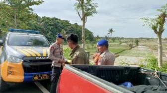 Penggembala Kerbau Hilang Terseret Arus Sungai di Garut, Tim SAR: Masih dalam Pencarian