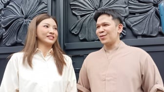 Singgung Status Single, Sarwendah Nyengir Bisa Terima Angpau