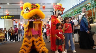 Ada Nuansa Pecinan Dan Barongsai di Bandara Ngurah Rai Saat Imlek