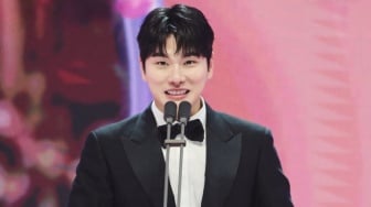 Raih Best Male Entertainer, Lee Yi Kyung Soroti Kerasnya Dunia Variety Show