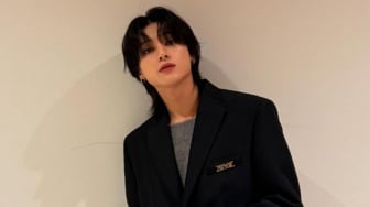 All-Black Outfit yang Chic dan Edgy, Sontek 4 Look Wooyoung ATEEZ Ini!