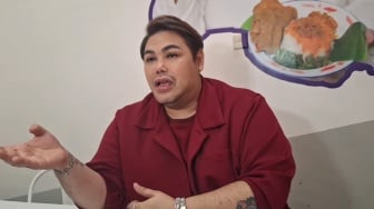 Ikut Bahagia Billy Syahputra Lamar Pacar, Ivan Gunawan Siap Rancang Baju Pengantin Buat Adik Olga