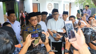 Takziah ke Rumah Duka Empat Siswa SMPN 7 Kota Mojokerto, Pj. Gubernur Adhy Sampaikan Duka Cita dan Santunan