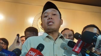 Sarungan Saat Tinjau Lokasi Kebakaran Kementerian ATR/BPN, Nusron Wahid Pastikan Tak Ada Korban Jiwa