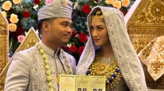Ochi Rosdiana Wujudkan Impian Nikah Muda, Dapat Mas Kawin Emas 22 Gram