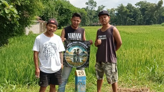 Dari Aspal ke Sawah: Kisah Anak Punk Asal Tangerang Belajar Bertani hingga ke Gunungkidul