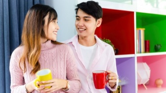 7 Tips Membentuk Pribadi Soft Spoken, Lembut Tapi Tetap Berwibawa