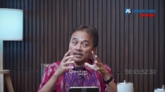 Kritik Pedas Roy Suryo Untuk Jokowi yang Masih Eksis, Bukan Post Power Syndrome