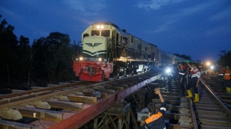 Jalur Rel Gubug-Karangjati Kembali Beroperasi, Kereta Api Mulai Melintas dengan Kecepatan Terbatas