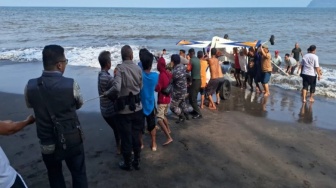 Kronologi Pesawat Latih API Mendarat Darurat di Pantai Gumuk Katong Banyuwangi