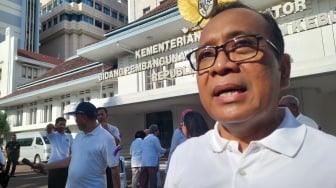 Klaim Layanan Kesehatan Dalam Negeri Makin Baik, Menko PMK Minta Pasien Kanker Optimis Bisa Sembuh