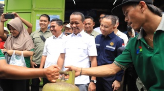 Menteri ESDM Bahlil Lahadalia Pantau Pangkalan Gas Elpiji di Tangerang