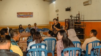 Tangguh di Tanah Rantau, Harmonis di Rumah: Program UAJY Bantu Keluarga Purna Migran di Blitar