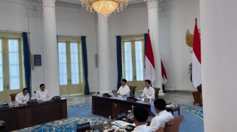 Singgung Pembukaan UUD 45, Prabowo ke Jajaran Kabinet: Pertahanan Negara Hal Paling Vital!