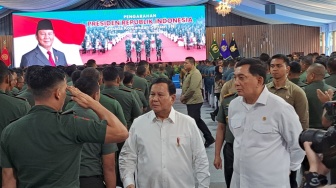 Prabowo Kumpulkan Para Komandan TNI, Mars TNI Menggema di Istana Bogor