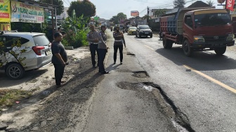 Jalinbar Pringsewu Banyak Lubang, Rawan Kecelakaan