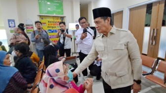 Tinjau CKG di Pasar Minggu, Wamenag Minta Penyuluh Agama Ikut Sosialisasikan Cek Kesehatan Gratis