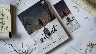 Ulasan Novel Siluet: Tentang Bayang-Bayang Masa Lalu yang Tak Bisa Lepas