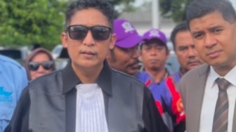 Firdaus Oiwobo Sesumbar Akui Ari-ari Ditanam di Depan Istana Presiden, Publik: Meresahkan..