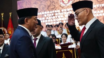 Deddy Corbuzier Dilantik Jadi Stafsus Menteri Pertahanan, Publik: Gak Sia-sia Ngehajar Anak Kecil Soal MBG