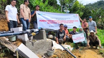 Bagian dari Implementasi ESG, Telkom Salurkan Bantuan Sanitasi Air Bersih ke 232 Lokasi di Seluruh Indonesia