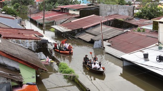 Foto: Banjir Rendam Ratusan Rumah di Makassar