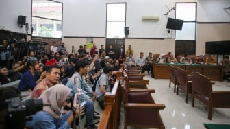 Suasana jalannya sidang putusan gugatan praperadilan yang diajukan Sekjen PDIP Hasto Kristiyanto di Pengadilan Negeri Jakarta Selatan, Kamis (13/2/2025). [Suara.com/Alfian Winanto]